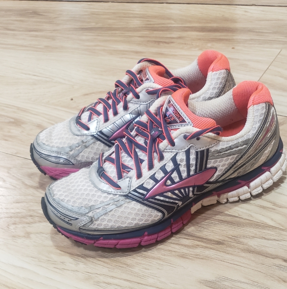 Brooks Adreniline Running Shoes 7.5 Women Outdoors Atheletic Sports Hiking Run